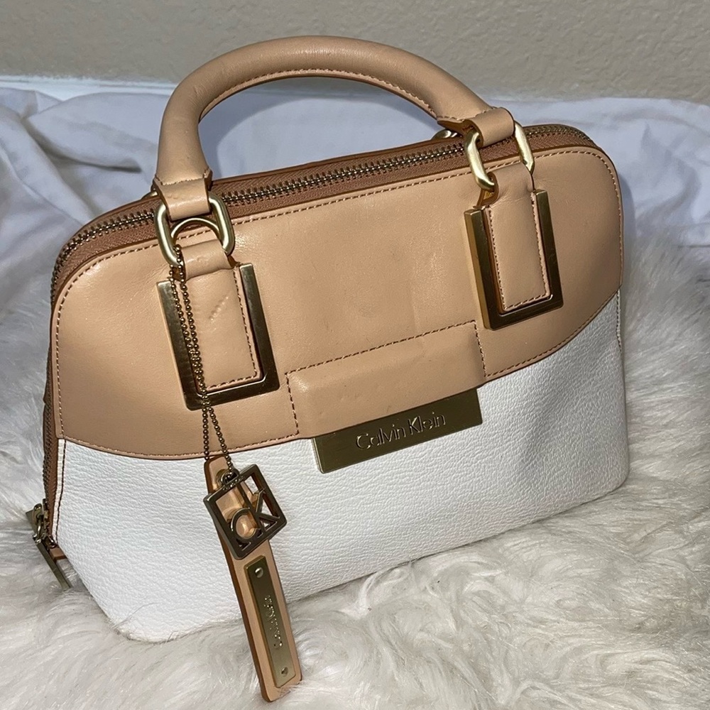 BEAUTIFUL CALVIN KLEIN WOMENS PURSE